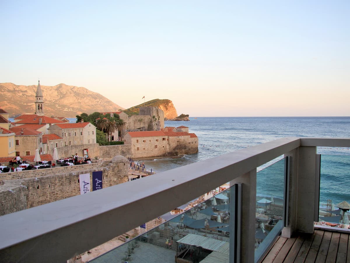 Resort in Budva - Photo 4