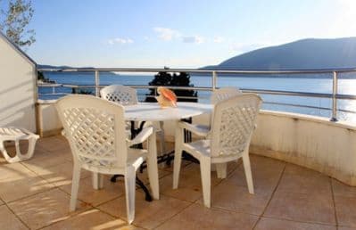 terrace_with_sea_view