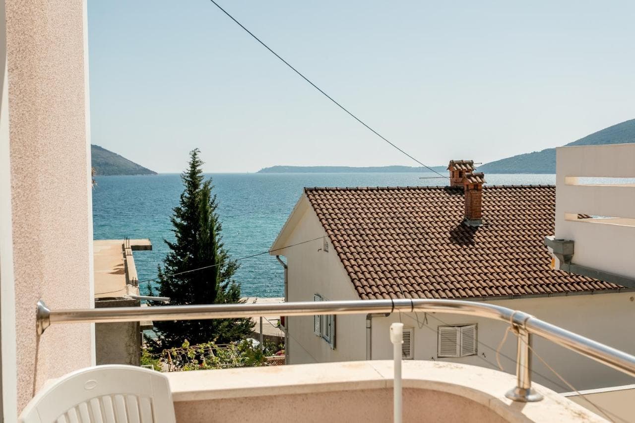 Apartment in Herceg Novi - Photo 17