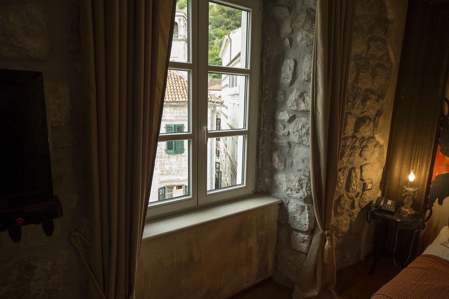 Hotel in Kotor - Photo 2