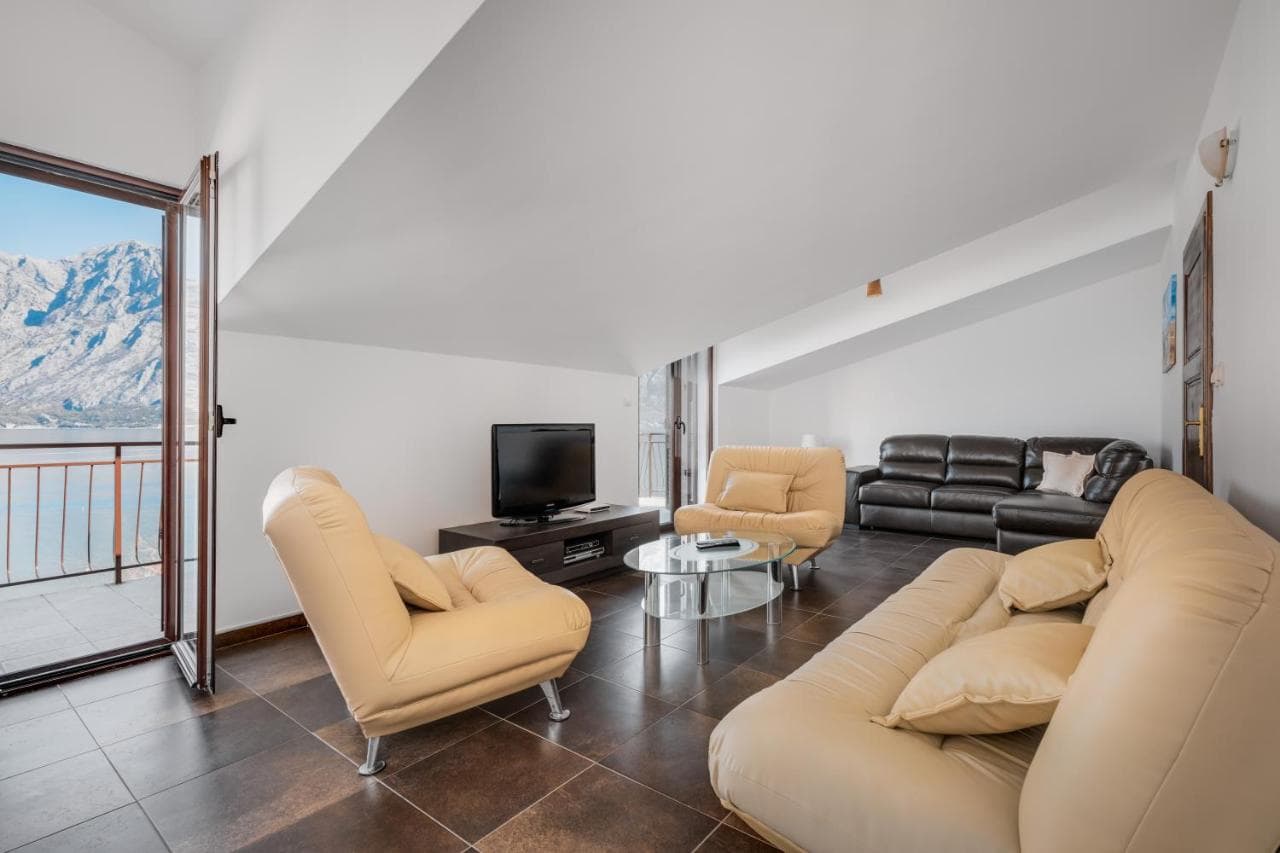 Apartment in Prčanj - Photo 3