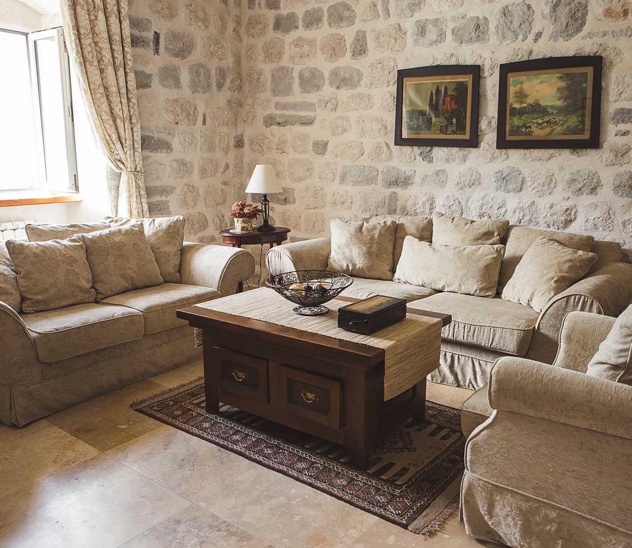 Hotel in Kotor - Photo 1