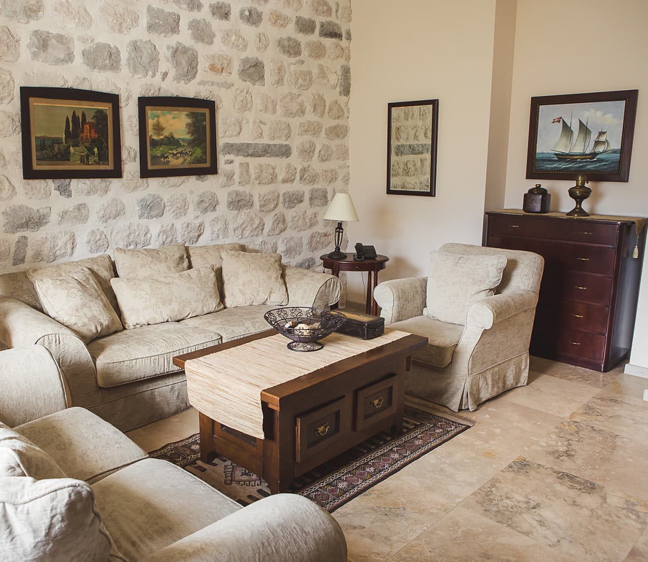 Hotel in Kotor - Photo 2