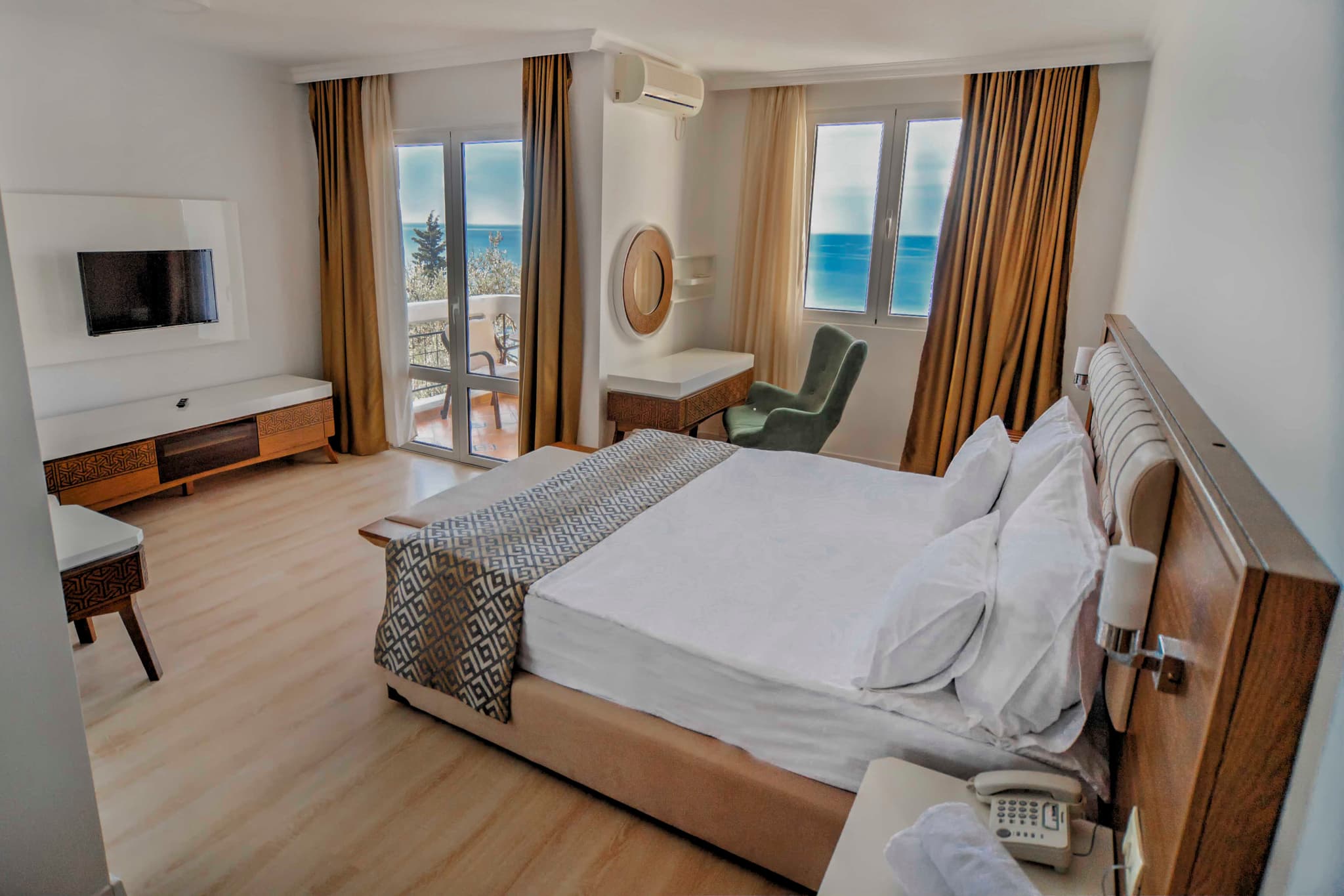 Hotel in Sveti Stefan - Photo 1